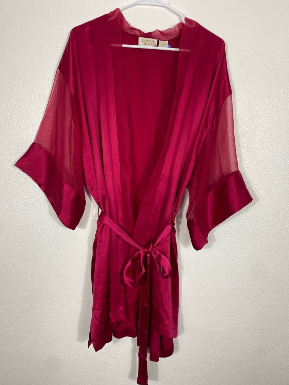 Victoria's Secret Fuchsia Satin Kimono Robe with Sheer Sleeves Size One Size - Picture 4 of 13